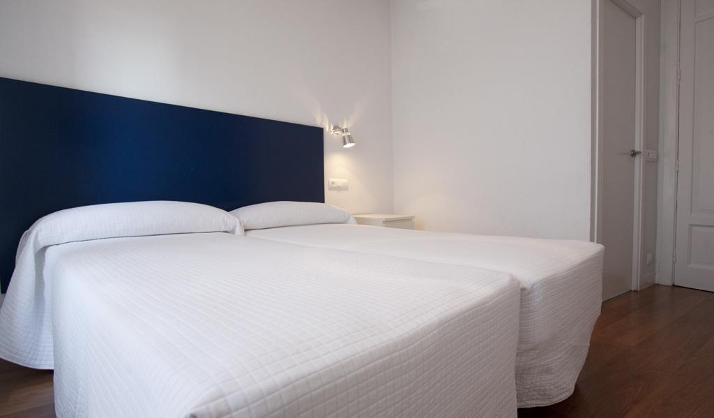 Hostal Santa Isabel Madryt Zewnętrze zdjęcie