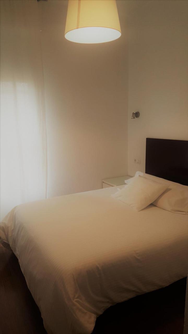 Hostal Santa Isabel Madryt Zewnętrze zdjęcie